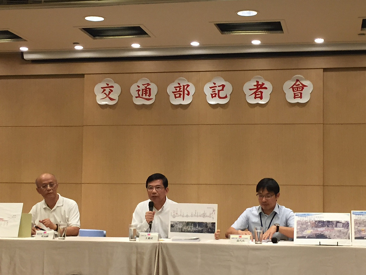 台北市長柯文哲5日還重砲轟擊3年蓋好是「話唬爛」，對此，交通部今天下午大動作召開記者會，交通部次長王國材再次呼籲柯文哲不要再打口水戰，要理性回歸專業討論。 圖：丘秝榕／攝