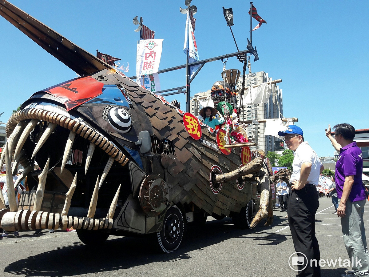內湖區在這次遊行將出動鯊魚造型海寶船花車。 圖：張芸嘉/攝