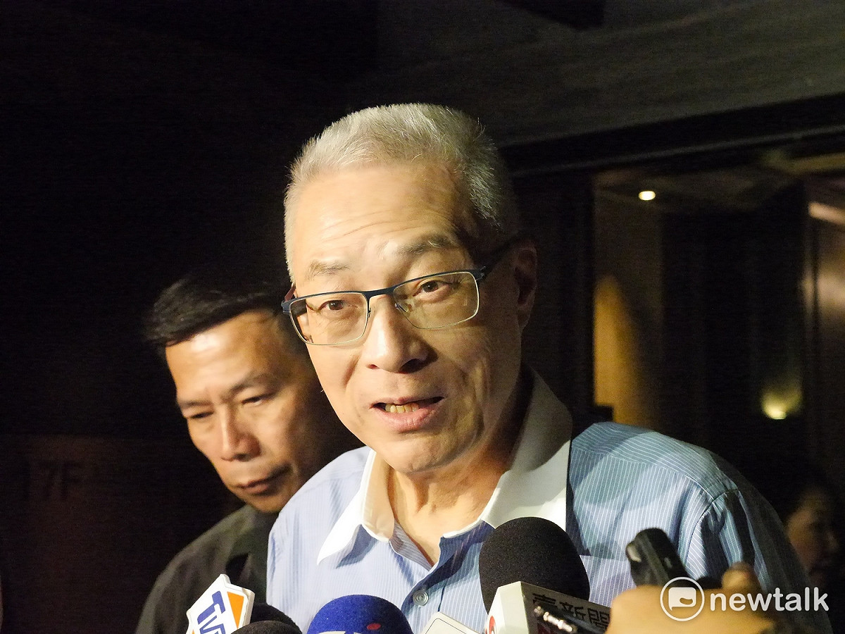 新北市長朱立倫繼七月初起陸續宴請藍營政要，今（9）天晚上再度邀請其擔任任副閣揆時的閣員餐敘，前總統馬英九與前行政院長吳敦義皆受邀出席。 圖：趙婉淳／攝
