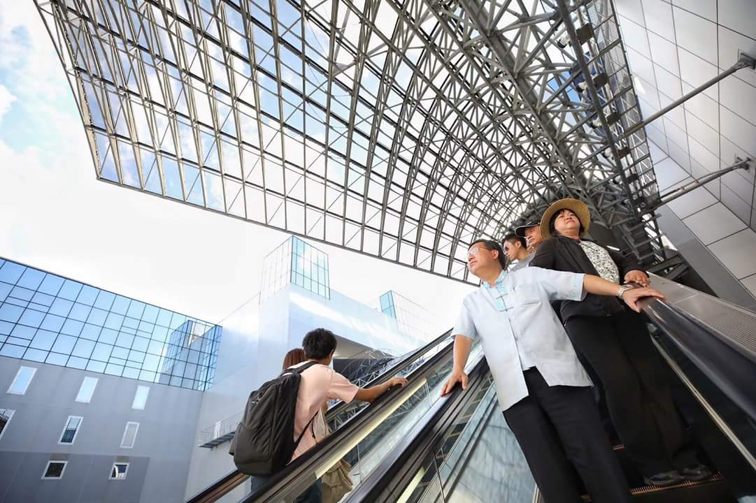 桃園市長鄭文燦要向京都車站看齊，完成鐵路地下化的百年建設，打造桃園進步新地標。 圖:翻攝自鄭文燦臉書