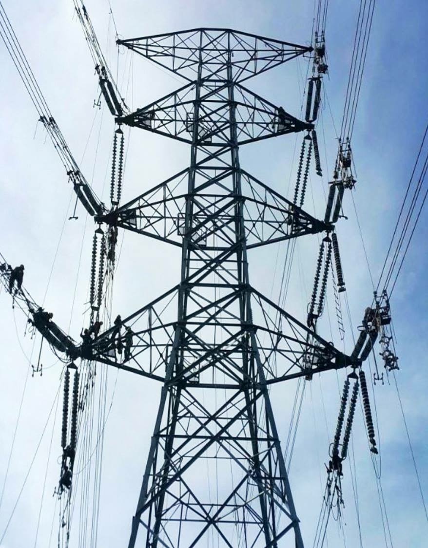 今天用電量遠超過台電預估，較先前歷年5月最高紀錄高出近100萬瓩，備轉容量率僅3.59%，備轉容量129.1萬瓩，距限電警戒紅燈門檻90萬瓩不到40萬瓩。圖為和平電塔。 圖 : 新頭殼資料庫