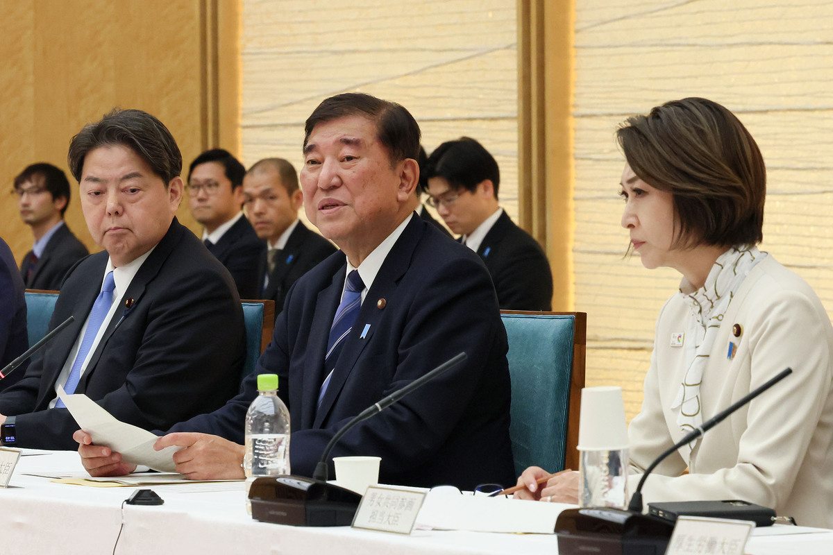 日本首相石破茂（中）。 圖：翻攝自首相官邸的Ｘ