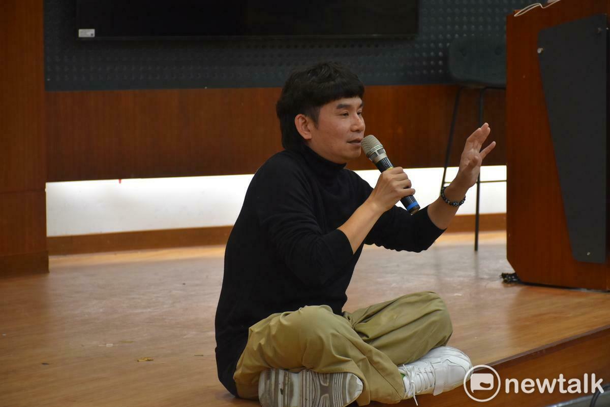 杜政哲用自己的故事告訴大家，創作之路雖充滿挑戰，但只要堅守初心、勇敢嘗試，必能活出屬於自己的精彩戲劇人生。 圖：孫家銘攝