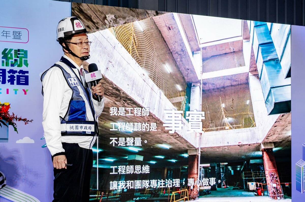 張善政說，自己是工程師，各局處首長也是廣義的工程師，期勉大家要做政治家而非政客。 圖：桃園市政府/提供