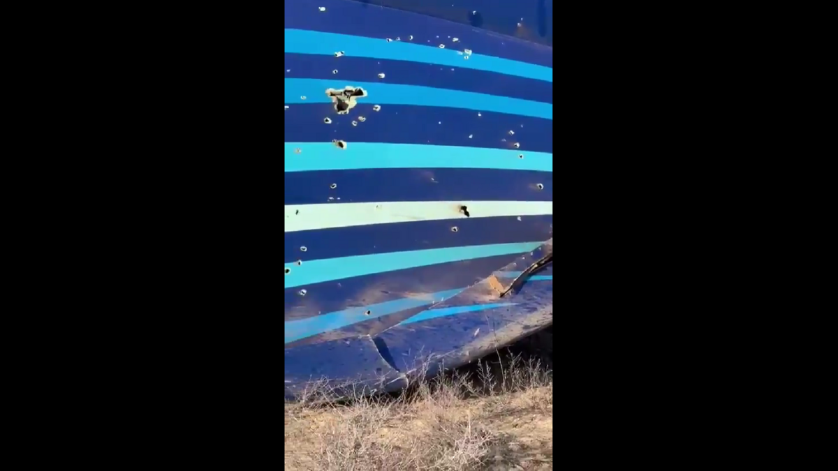 俄羅斯媒體越來越多的猜測稱，阿塞拜疆巴庫-格羅茲尼航空公司的航班被俄羅斯防空系統誤認為烏克蘭無人機擊落。 圖:翻攝自影片