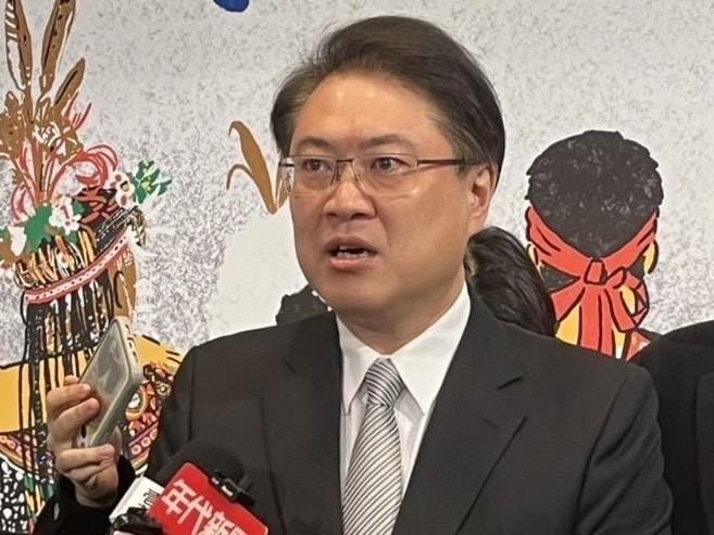 民進黨秘書長林右昌出席「我們的第一句話，母語守護者」策展記者會。 圖：民進黨提供