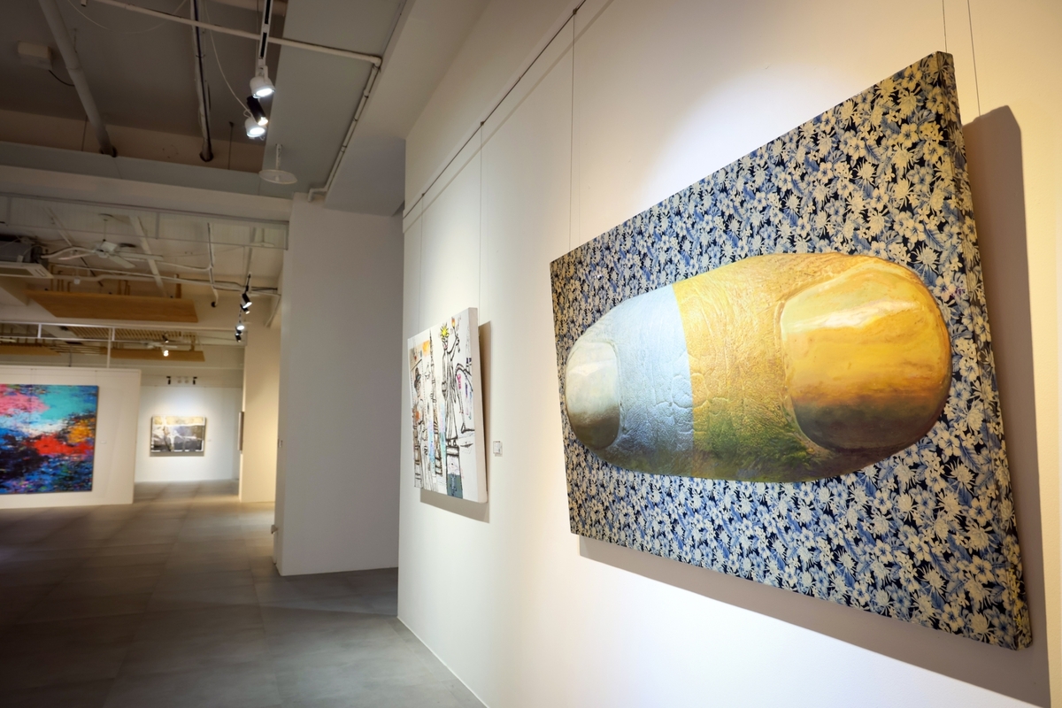 「陽光．古都400⁺」國際藝術展，參展的國際藝術家除了原來馬來西亞、印尼、新加坡、韓國、越南以及泰國，更增加歐洲現當代藝術搖籃的德國Carsten Goering與義大利Pippo Altomare及 Federica Ricca等藝術家。國內邀請的藝術家涵蓋了北中南活躍於國內藝壇的重量級藝術家30人，華拓會員藝術家有邵英莉等45人。 圖片來源：耘非凡美術館網站