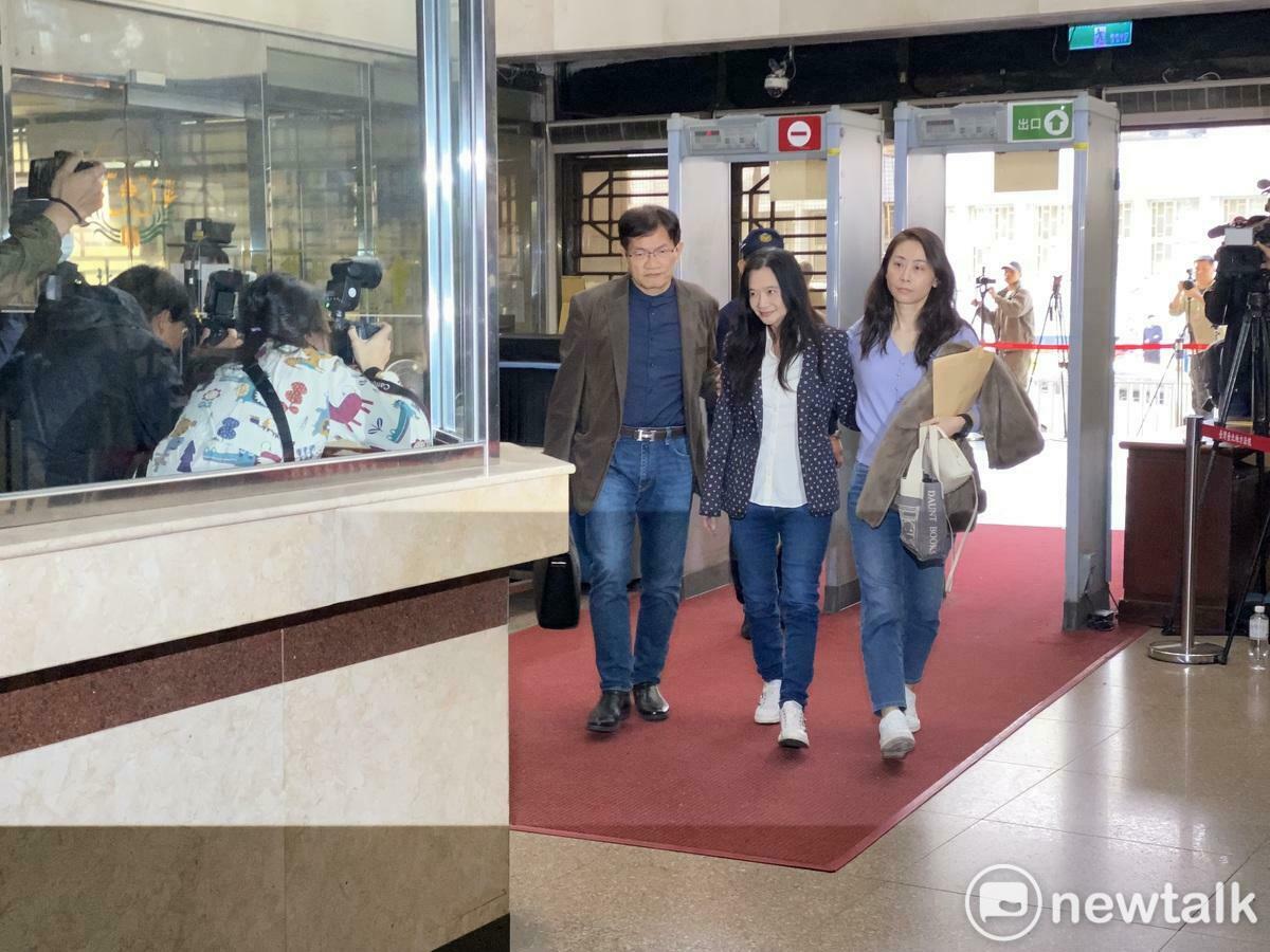 國民黨台北市議員應曉薇今天抵達北院開羈押庭。 圖：周煊惠 / 攝