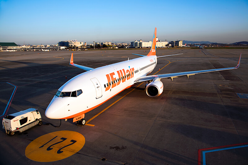 韓國濟州航空空難造成179人喪命，波音737-800失事引發關注，今日一架同機型班機再度因起落架問題被迫返航。 圖：翻攝自濟州航空 網站