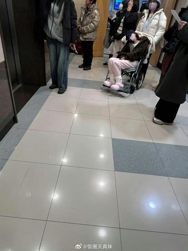 外界猜測趙露思的病情與《戀人》劇組內部問題有關。 圖：攝自微博／飯圈真甜妹