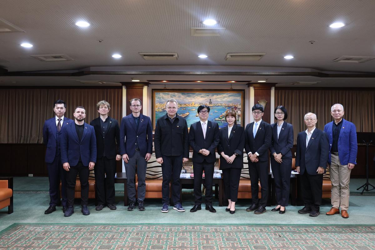 烏克蘭利沃夫市訪團拜會高市府團隊。 圖：高雄市行國處提供