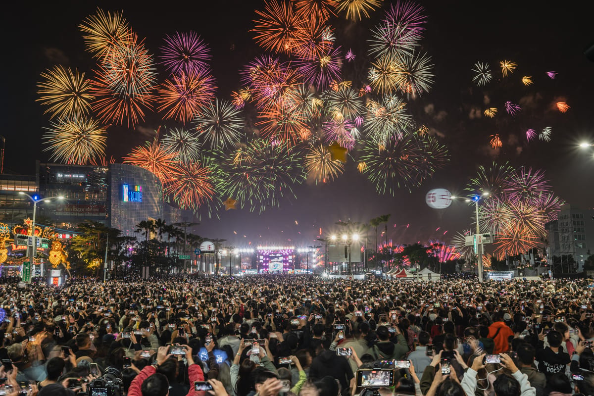 高雄夢時代250秒跨年花火迎2025。 圖：高雄市政府提供