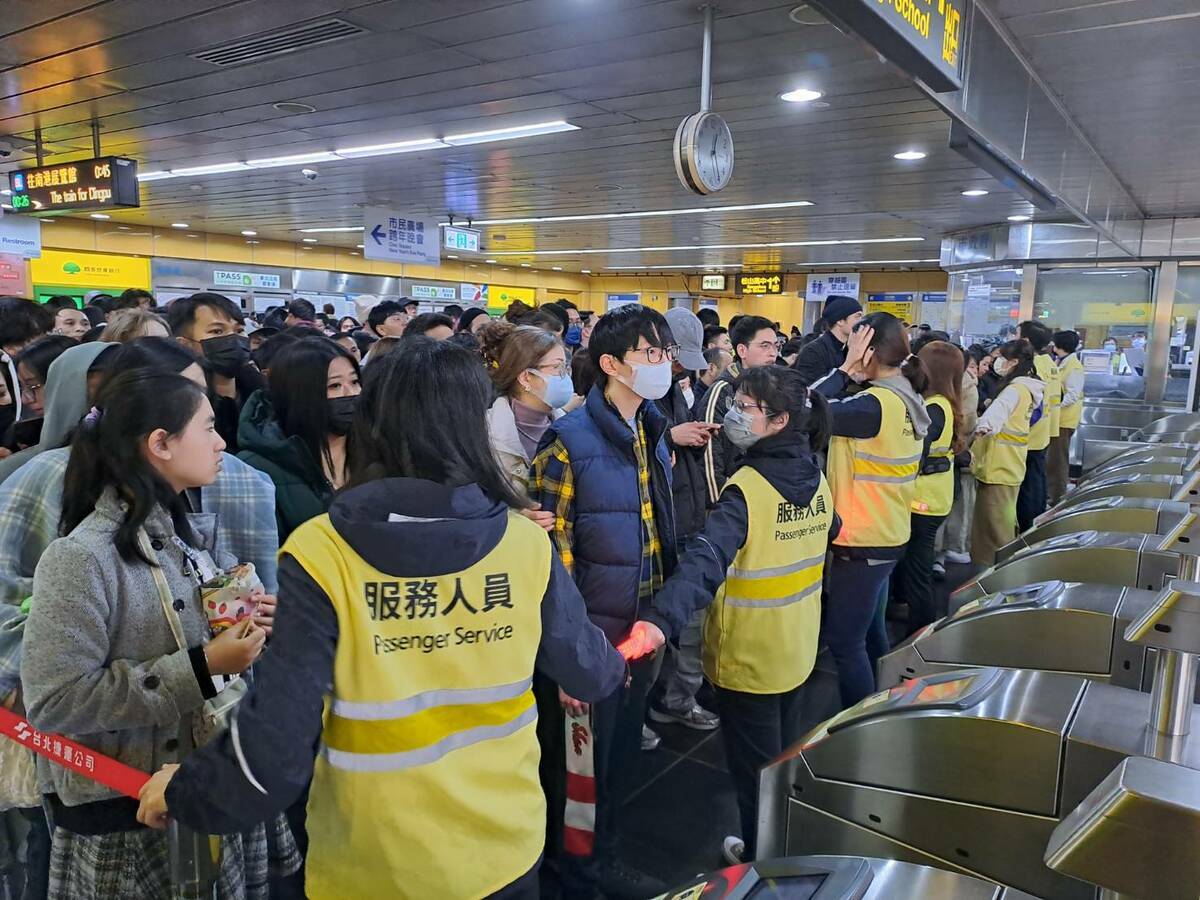 北捷自2024年12月31日上午6時至2025年1月1日上午6時，捷運系統總運量為312.7萬餘人次。 圖：台北大眾捷運股份有限公司／提供
