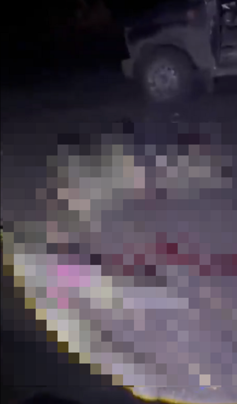 烏軍無人機襲擊 1 輛載有俄軍突擊部隊的車輛。 圖：翻攝自 NOELREPORTS X 帳號