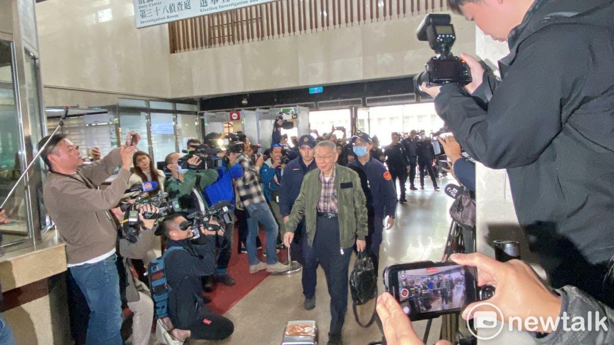 民眾黨前主席柯文哲今天下午1點6分再度抵達北院。 圖：周煊惠 / 攝
