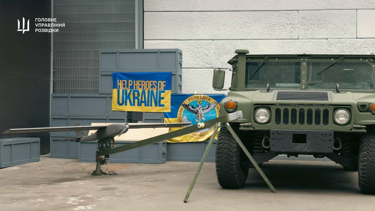 美國慈善機構提供烏軍一套獨特的 Hazard 無人機系統和 1 輛 HMMWV 軍用汽車。 圖：翻攝自 NOELREPORTS X 帳號