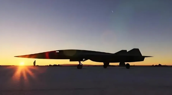 在中國湖南衛視的專題片中第一次亮相的高超聲速寬域飛行器「鴻鵠」。 圖 : 翻攝自矚望雲霄