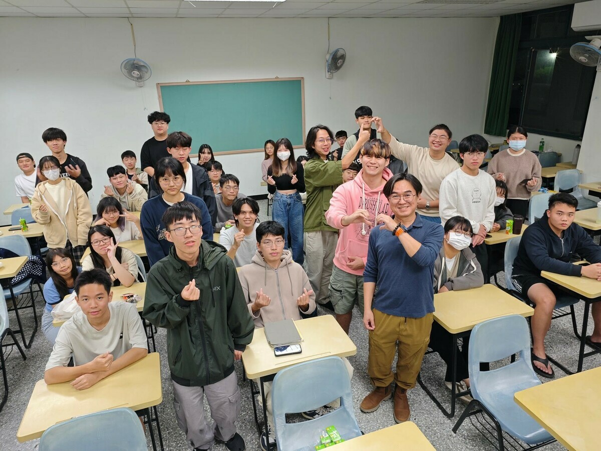 高雄大學通識教育中心兼任講師陳致仁開設《服務學習》課程。 圖：高雄大學提供
