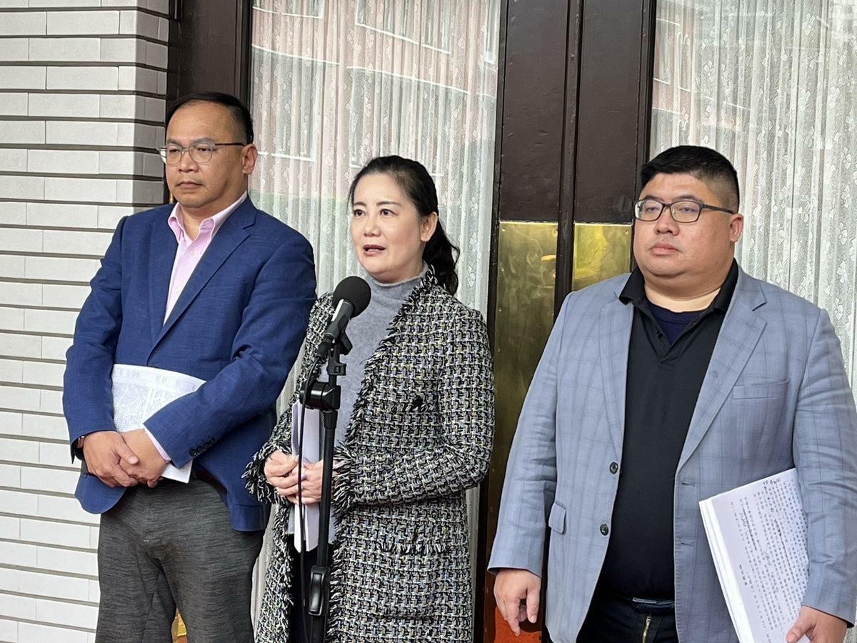 三黨協商全因黃國昌造成冗長3小時虛耗，民進黨團怒批黃當了主席「盤仔假流氓」。 圖：金大鈞/攝