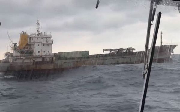 順興39涉嫌拖斷我國海底電纜。 圖／海巡署提供