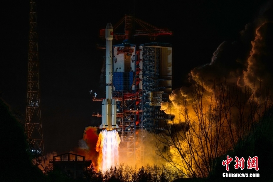 中共於20日晚間8點37分從四川西昌衛星發射中心執行運載火箭搭載衛星發射任務。（資料照） 圖：翻攝陸網/中新網
