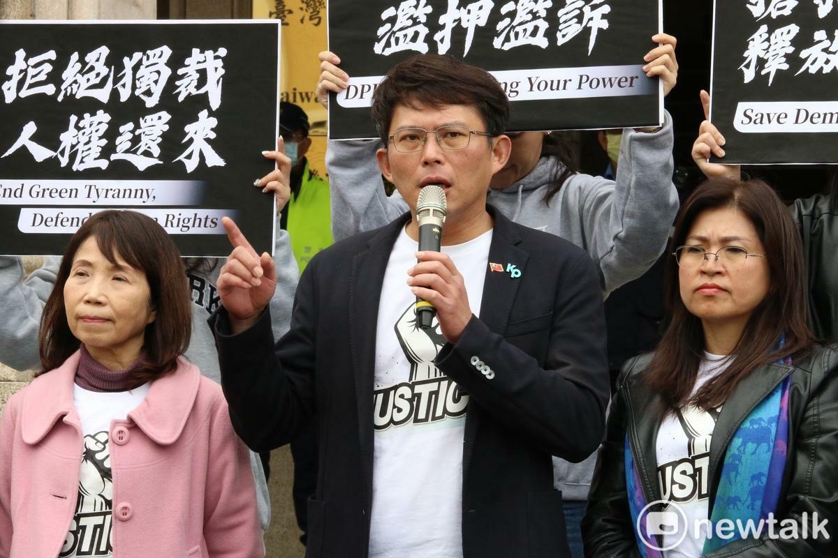 民眾黨主席黃國昌（中）。 圖：周煊惠 / 攝