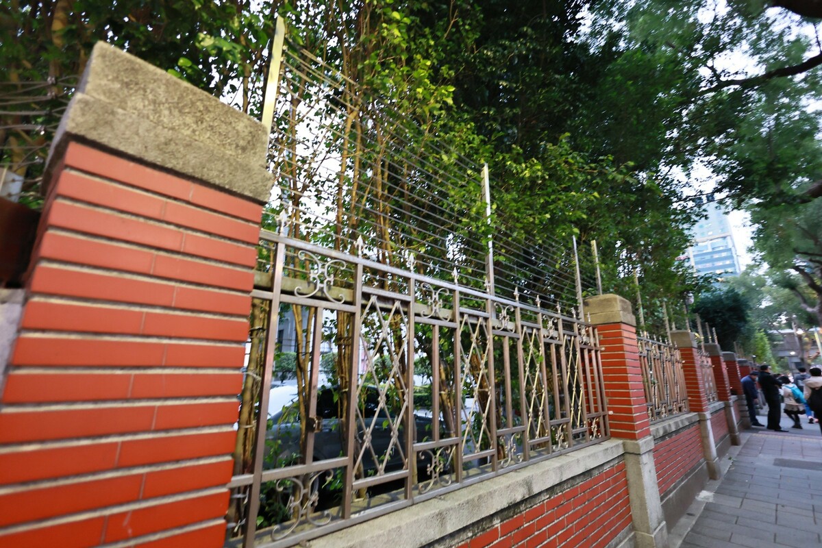 林岱樺要求立即拆除立院高牆。 圖：林岱樺服務處提供