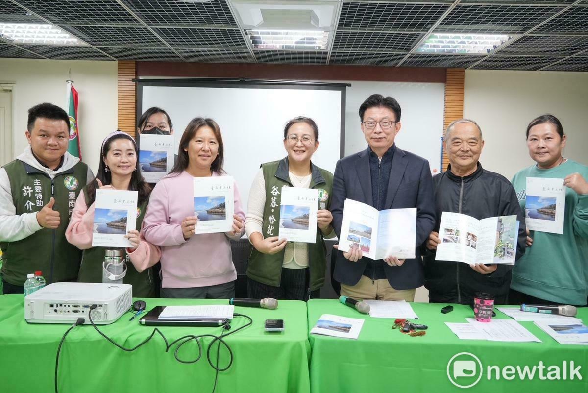 民進黨台南市黨部發表「台南本土種」宣言，希望在多元文化的社會氛圍中，與大家一起構築對於民主自由的認同感，並公開聯名刊物「台南本土種」，用更有溫度的紙本印刷，更有深度的文字敘述，發掘台南生活中的人事物，希望開拓民主首都的廣度。 圖：民進黨台南市黨部提供