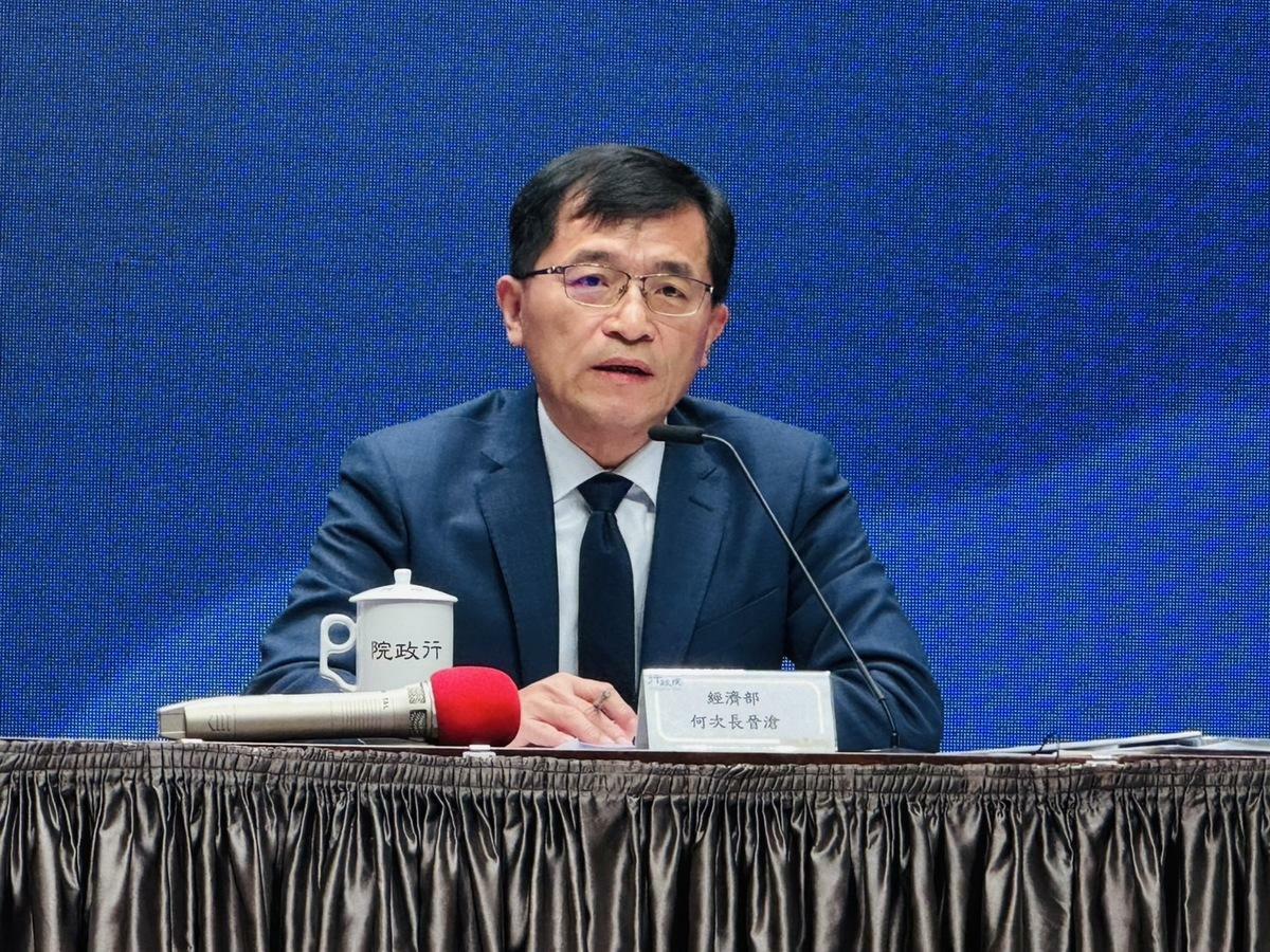 經濟部次長何晉滄今（9）天列席行政院會後記者會。