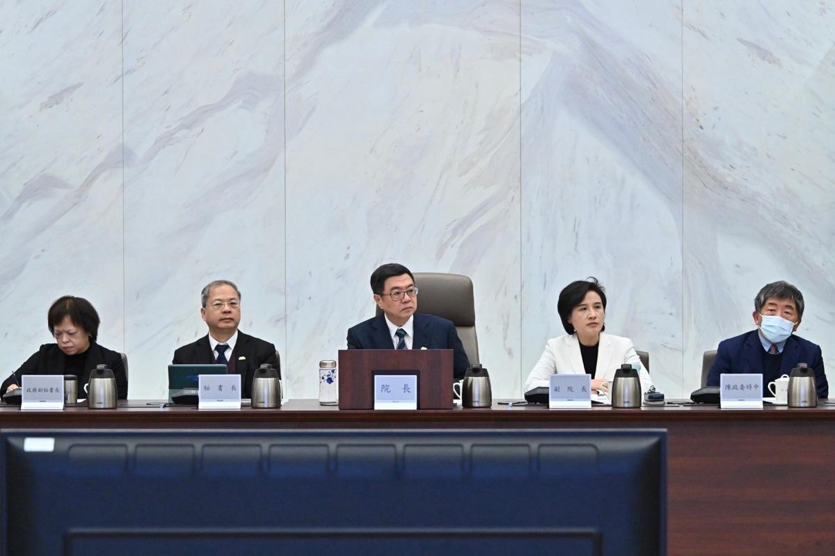 行政院長卓榮泰今（9）日在行政院會聽取衛生福利部「我國呼吸道傳染病監測現況」報告。 圖：行政院提供