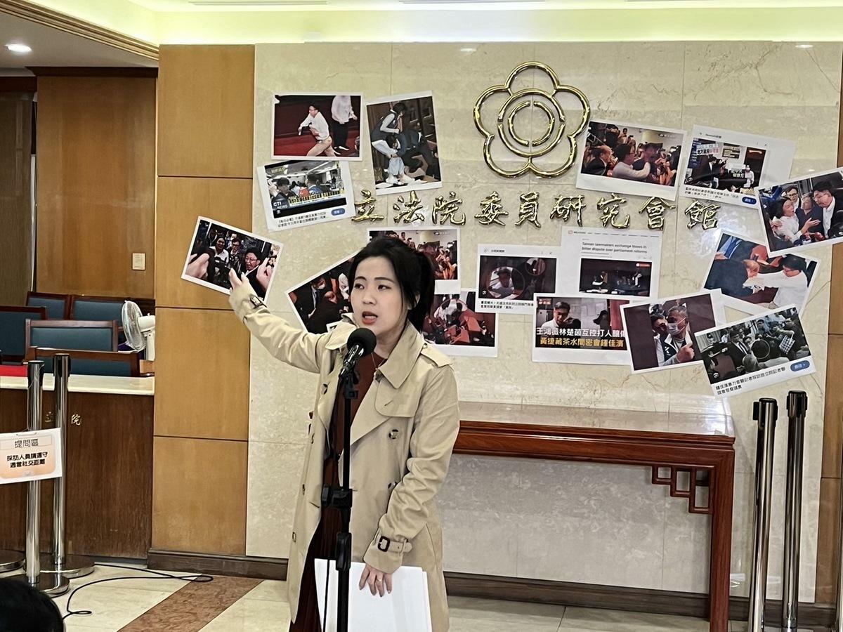 國民黨立委徐巧芯召開記者會。 圖：金大鈞/攝