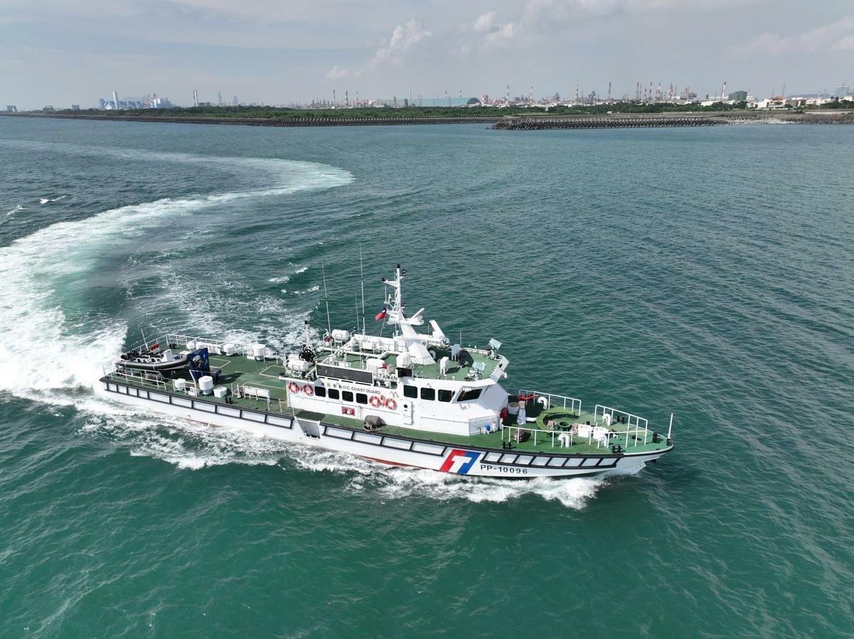 PP-10096艇完成交船。 圖：海委會海巡署艦隊分署提供