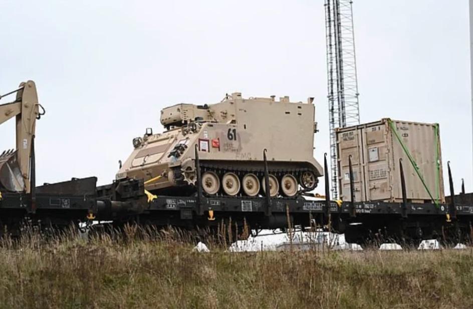 北約軍事裝備在波蘭進行大規模調動，為波蘭與俄羅斯發生潛在衝突做準備。 圖：翻攝自白羅斯理想社