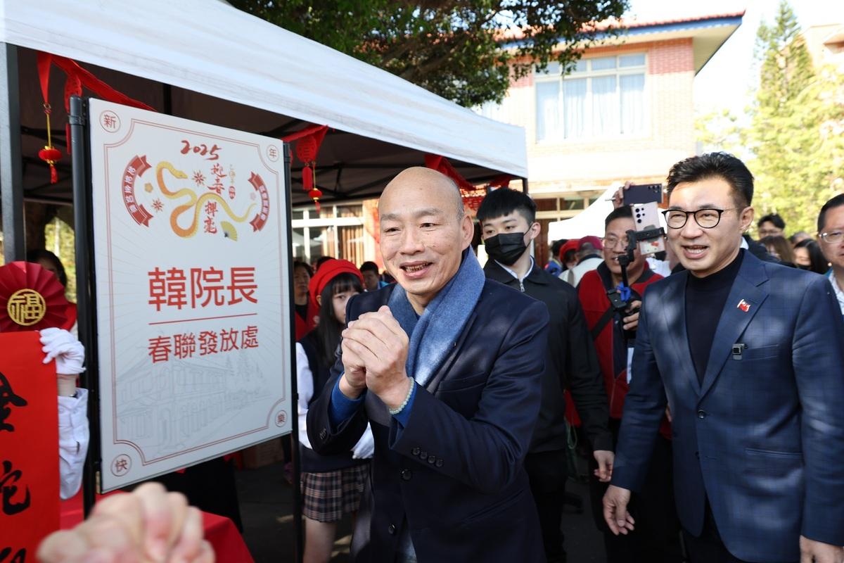 立法院長韓國瑜出席中辦春聯揮毫活動。  圖：立法院中辦/提供