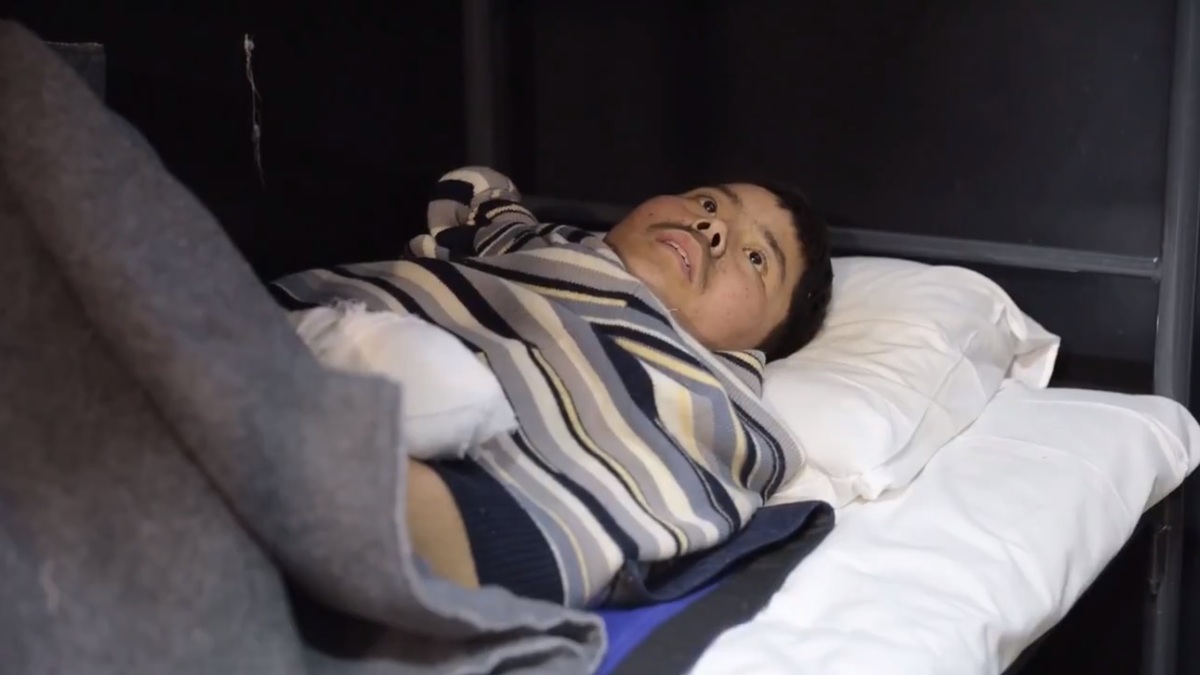 烏克蘭近期宣布俘虜兩名北韓士兵，並在後續的訊問中取得許多俄羅斯與北韓合作的證據。 圖：擷取自 @nexta_tv X 分享影片