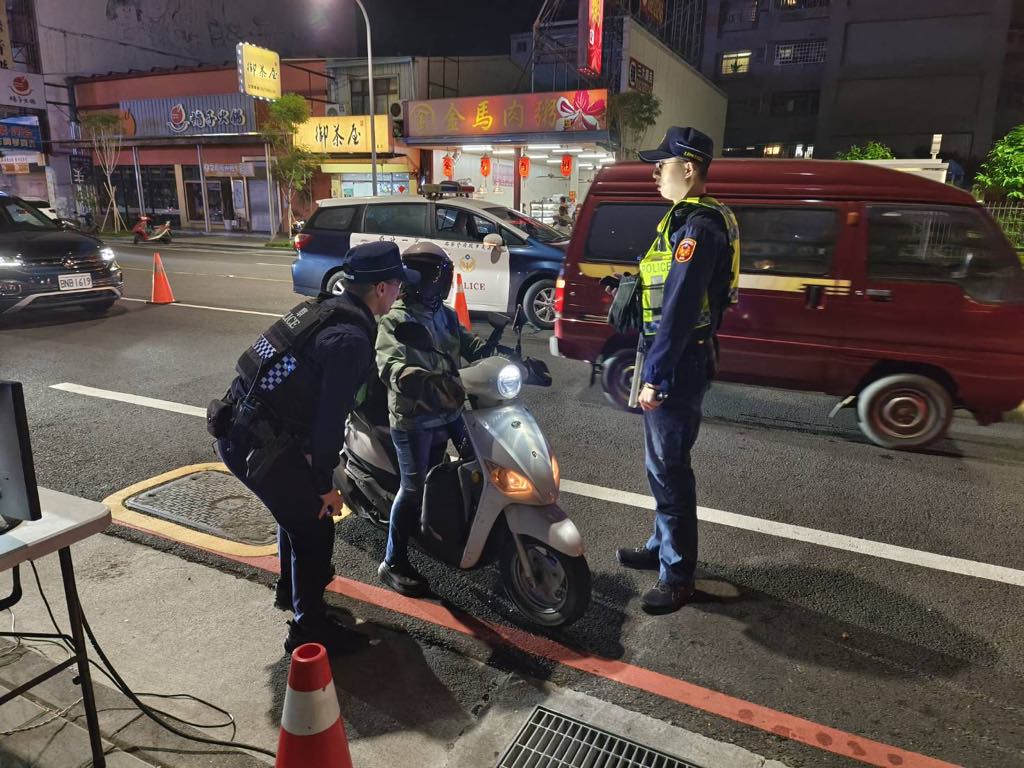 鑑於年關將近，尾牙等聚餐機會增多。嘉義市警局規畫自即起至2月2日擴大酒駕取締勤務，對汽機車實施攔檢測驗。 圖：嘉義市警局提供