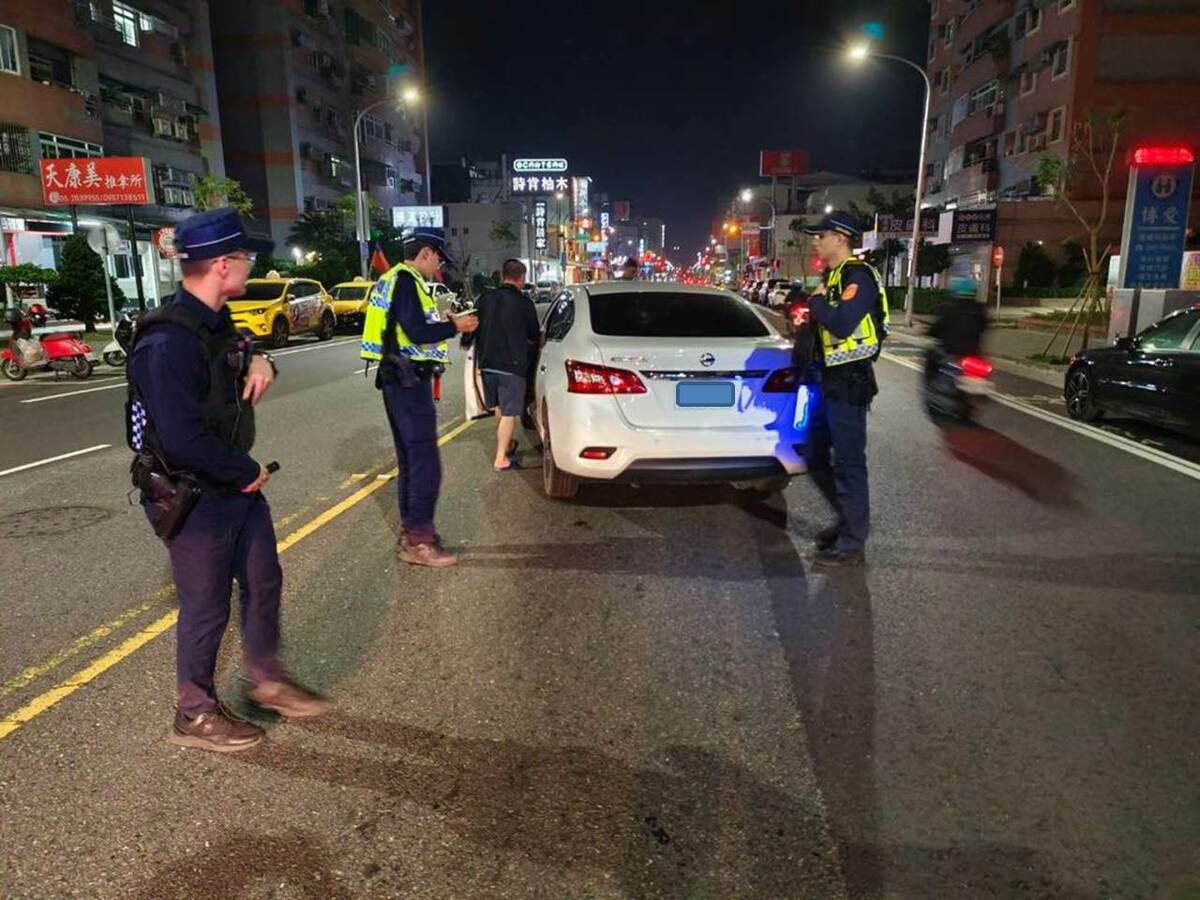 鑑於年關將近，尾牙等聚餐機會增多。嘉義市警局規畫自即起至2月2日擴大酒駕取締勤務，對汽機車實施攔檢測驗。 圖：嘉義市警局提供