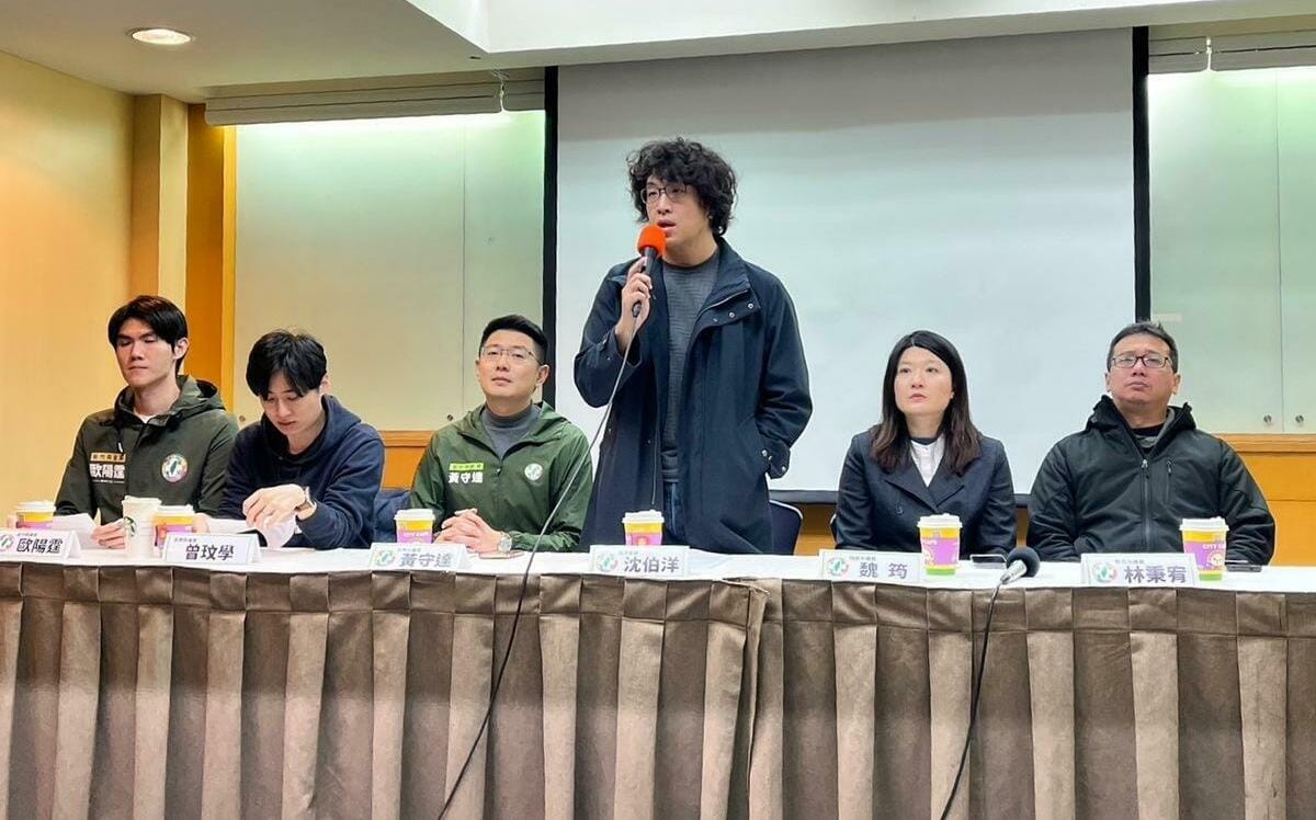 8成支持做不好就罷免 沈伯洋：反藍白民調接近罷免門檻