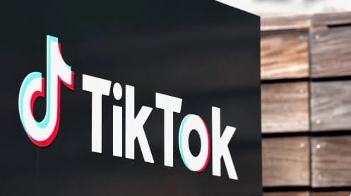 隨著 TikTok 在美國的「不賣就禁」法令可能於川普宣誓就職前一天（19日）生效，該平台的未來命運充滿不確定性。 圖：翻攝自 騰訊科技