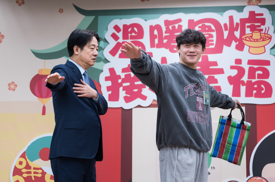總統賴清德赴台中與家扶兒少春節圍爐。 圖：總統府提供