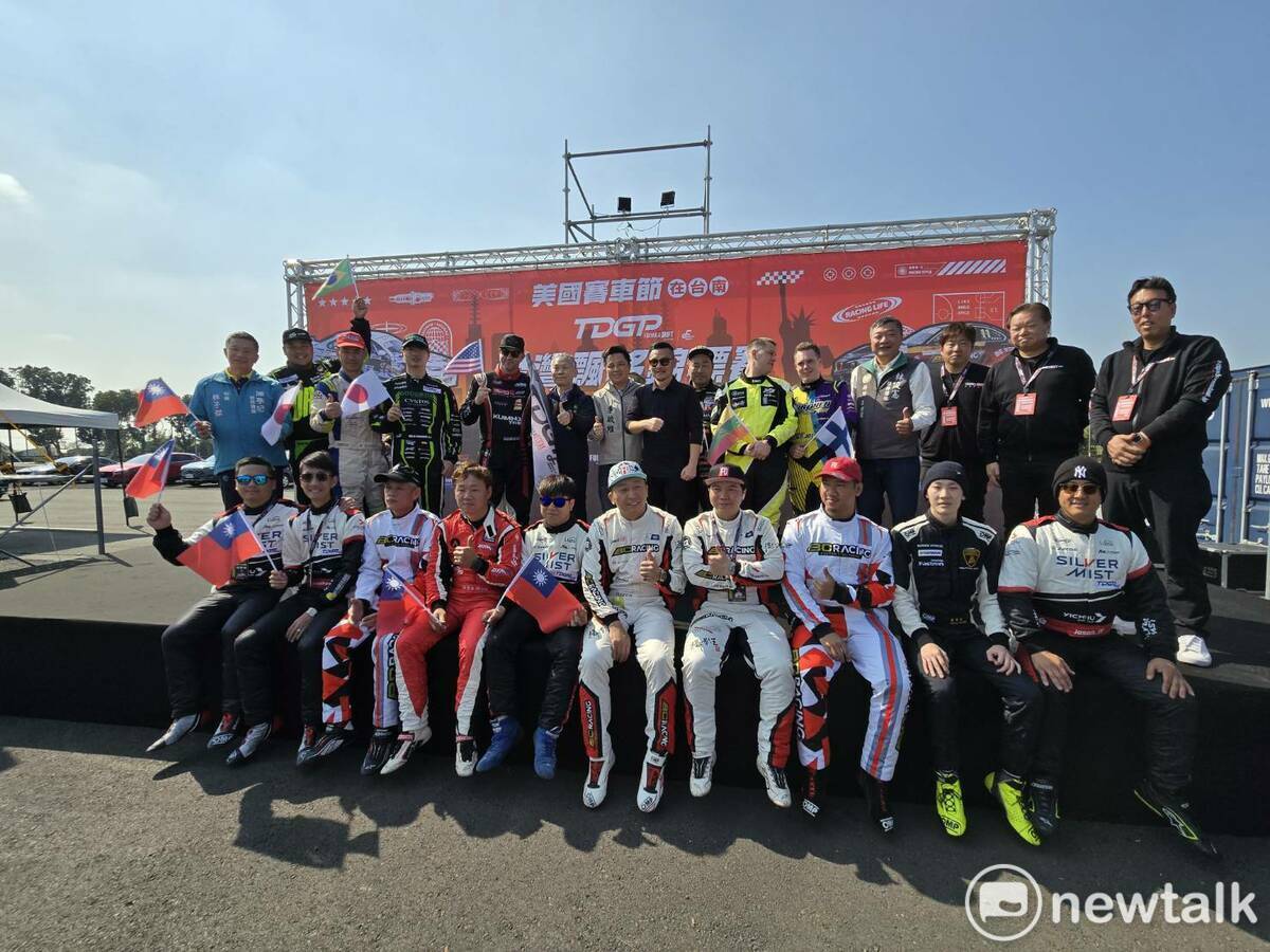 台灣極限賽車運動發展協會主辦的「美國賽車節 IN TAINAN」即將在1月18日至19日於大台南會展中心旁盛大登場，台南市長黃偉哲特別指派尤天厚副秘書長歡迎來自全球的頂尖國際車手齊聚在活動現場，為即將到來的熱血賽事揭開序幕。 圖：台南市政府提供