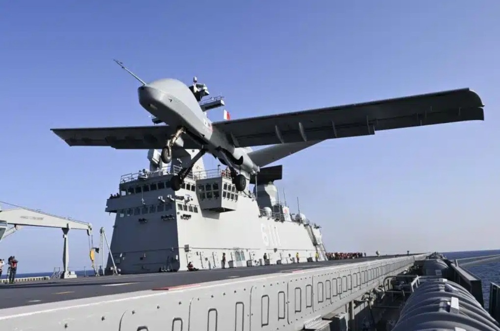 通用原子公司「莫哈維」無人機在韓國兩棲突擊艦「獨島號(ROKS Dokdo LPH-6111)」測試。 圖：ROK Navy