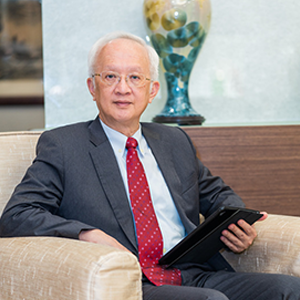 兆豐金控董事長董瑞斌，出任央行第21屆理事會理事並為常務理事。 圖：翻攝nsysu.edu.tw