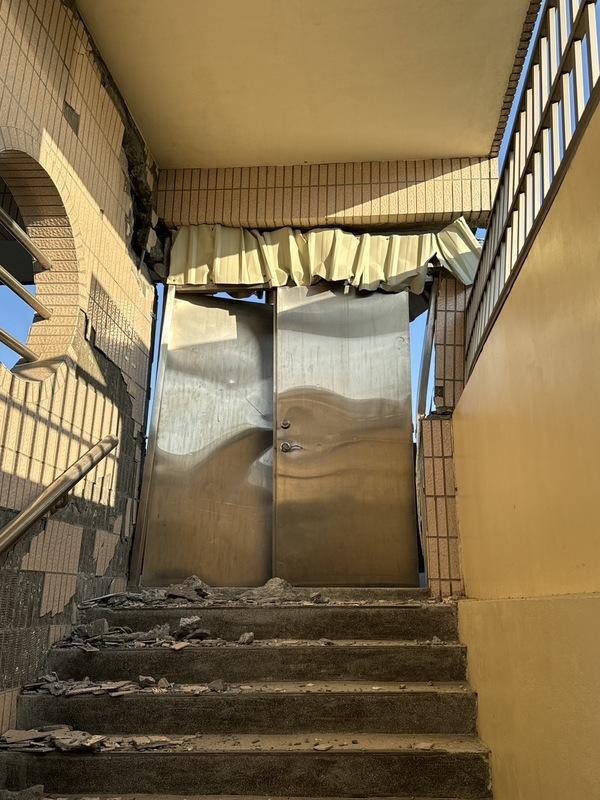 0121凌晨地震對臺南市楠西、玉井、南化等地造成不少影響，由於目前已接近春節假期，為了讓受災民眾也能安心過年，黃偉哲表示，災害後續尤其民宅鑑定，將請4大技師工會趕年前協助處理，災害損失及修繕除了中央補助之外，也將以市府重大災害基金支應。 圖：台南市政府提供