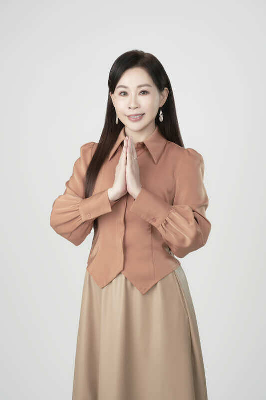 知名命理師雨揚老師，是業界有名的心靈導師，她目前任職雨揚國際董事長。 圖：漾品啟鎂／提供