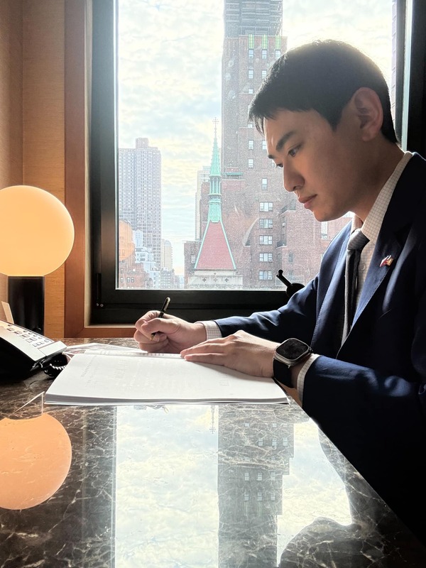 民進黨立委陳冠廷第一時間解析美國總統川普就職演說，呼籲深化台美合作。 圖：翻攝自陳冠廷臉書