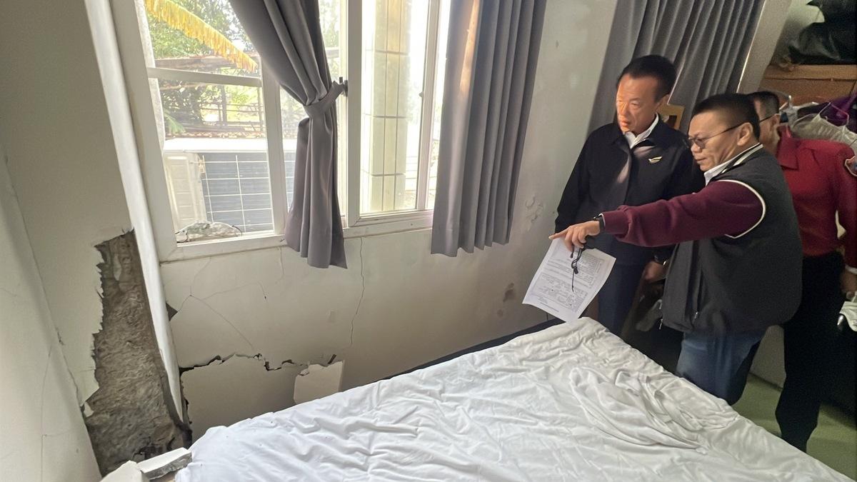 0121地震，嘉義大埔受創嚴重，大埔山莊主要樑柱龜裂，18名住宿旅客迅速撤離。 圖：嘉義縣政府提供
