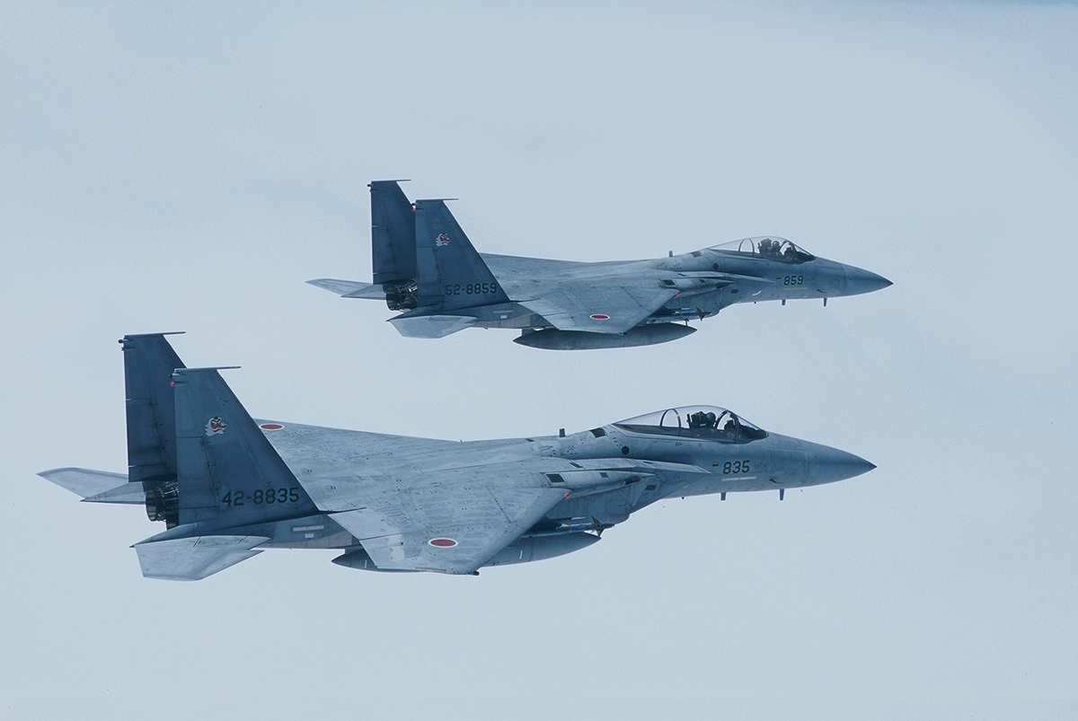 此前美國已經批准向日本出售 50 枚 JASSM-ER 導彈，這些都是日本航空自衛隊升級現役 F-15J 戰鬥機的核心舉措之一。圖為 F-15。 圖：翻攝自防衛省統合幕僚監部 X 帳號