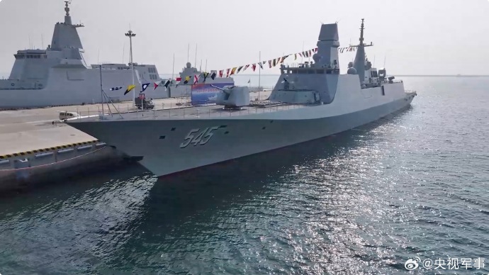 解放軍首艘「054B」型飛彈巡防艦「漯河號(舷號545)」。 圖：翻攝「微博」央視軍事