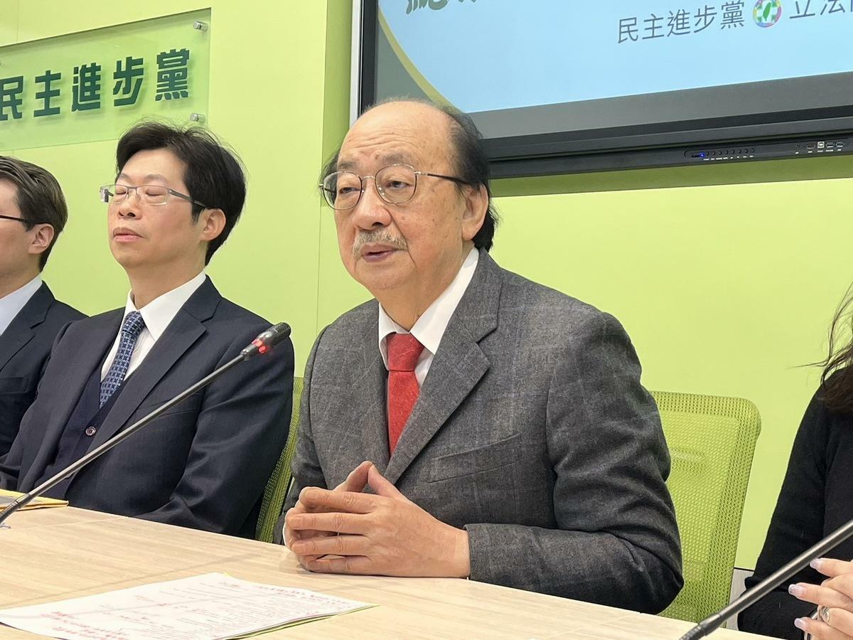 國民黨團告發政府、媒體造謠，民進黨團總召柯建銘大酸，應該是去自首才對。 圖：金大鈞/攝